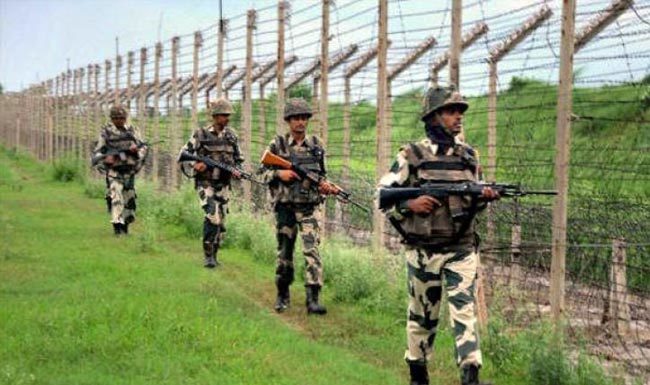 पंजाब : BSF ने भारत-पाक अंतरराष्ट्रीय सीमा पर दो पाकिस्तानी घुसपैठियों को मार गिराया