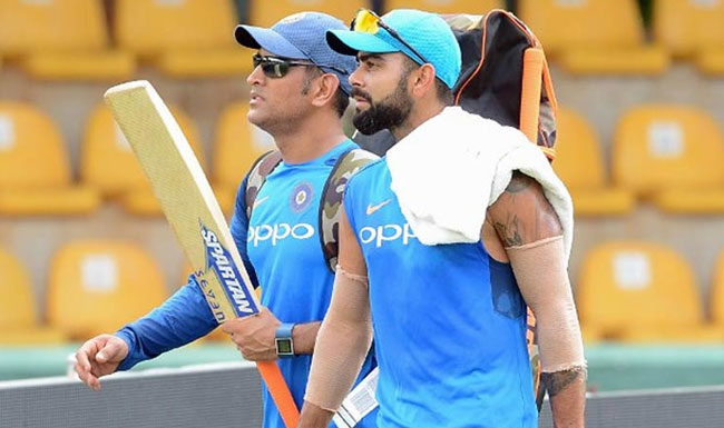 धोनी ने तोड़ दिया एक बड़ा रिकॉर्ड, तो विराट ने ‘क्रिकेट के भगवान’ को पीछे छोड़ा