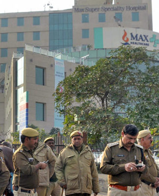 केजरीवाल सरकार का फैसला पलटा, नवजात को ‘मरा’ हुआ बताने वाले मैक्स अस्पताल का लाइसेंस नहीं होगा रद्द