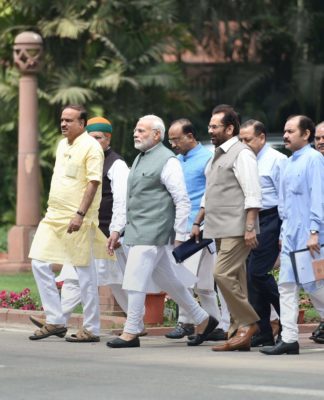 2019 चुनाव से पहले केंद्रीय कर्मचारियों को खुश करने के लिए सरकार उठा सकती है ये कदम