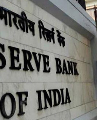 केवाईसी के लिए आधार को बैंक खाते से जोड़ना अनिवार्य : RBI